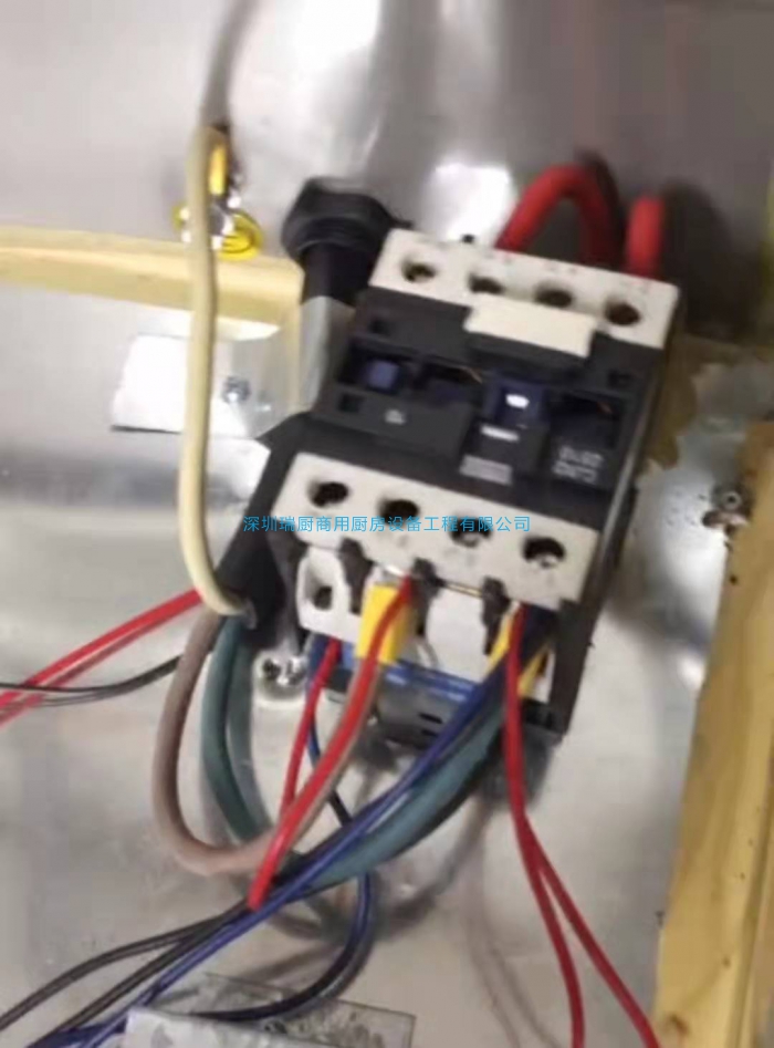 電蒸飯車出現(xiàn)“嗡嗡”的噪音是什么原因？